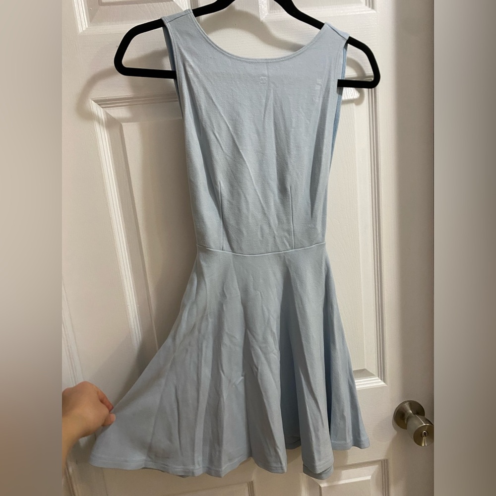 2/25$ Elegant Light Blue Sleeveless Dress